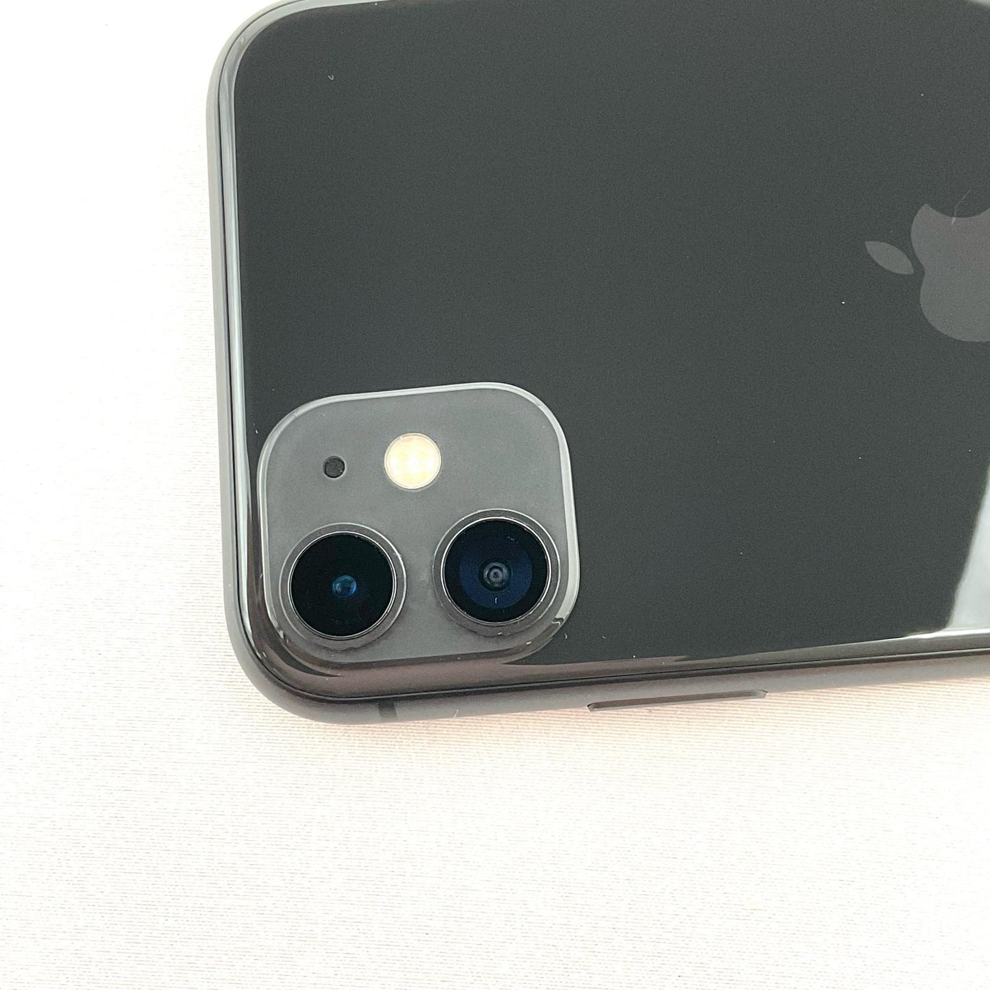 【最速発送】Apple iPhone iPhone 11 128GB ブラック docomo 白ロム【難有】 83%