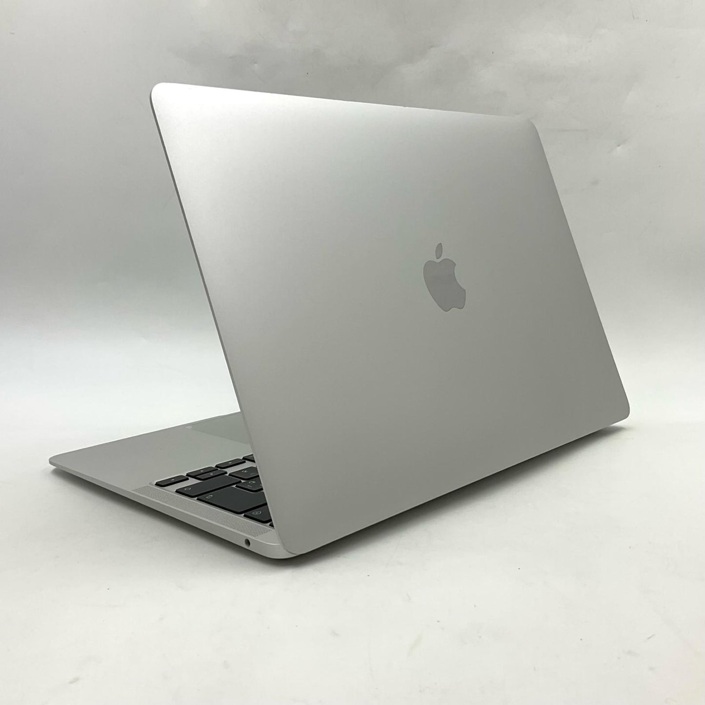 【全額返金保証】【最速発送】Apple MacBook Air 13.3インチ 2020 Apple M1 8GB 256GB シルバー 96% 動作確認済