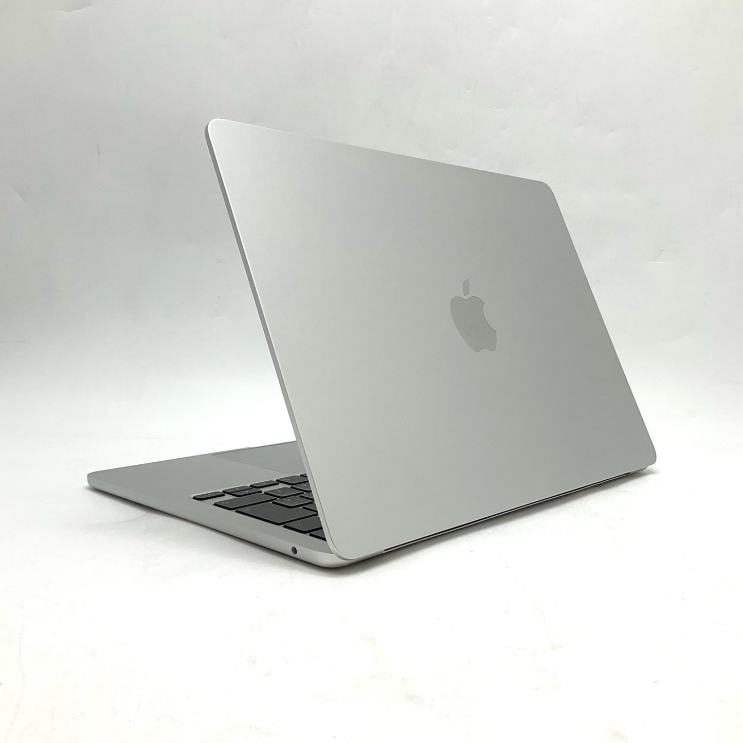 【全額返金保証】【最速発送】Apple MacBook Air 13.6インチ 2025 Apple M4 16GB 256GB シルバー 100% 美品 動作確認済