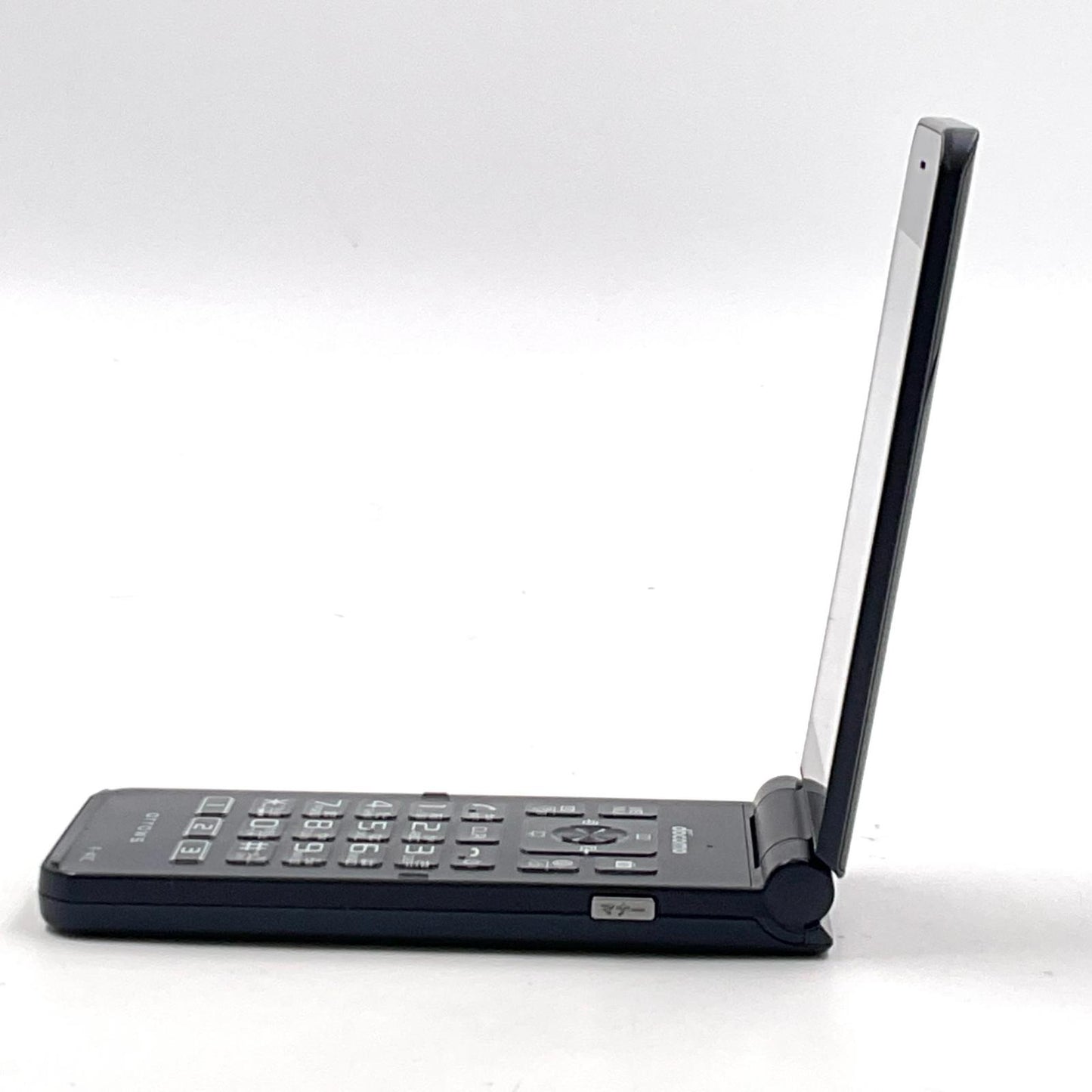 【全額返金保証】【最速発送】 arrows ケータイ ベーシック 8GB ブルー系 docomo F-41C 白ロム 動作確認済