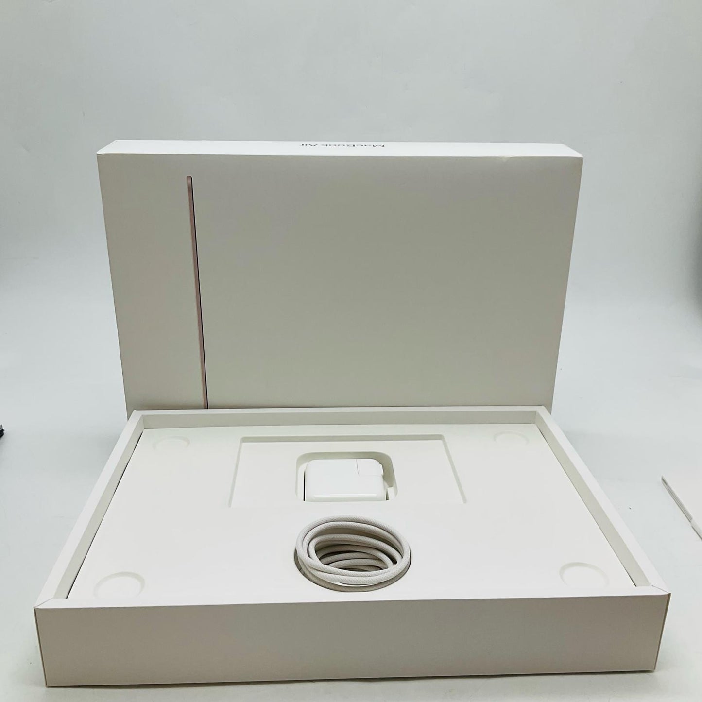 【全額返金保証】【最速発送】Apple MacBook Air 13インチ 2024 Apple M3 16GB 256GB スターライト 100% 超美品 動作確認済