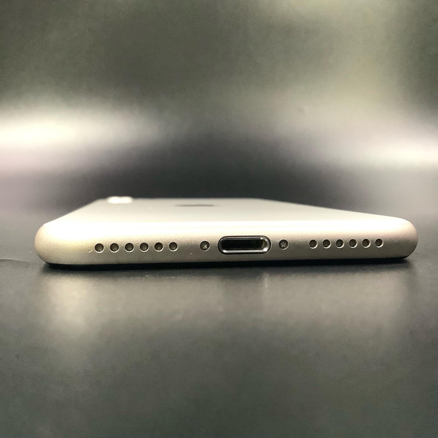 【全額返金保証】【最速発送】Apple iPhone iPhone SE（第3世代） 128GB スターライト Softbank 白ロム 動作確認済 84%