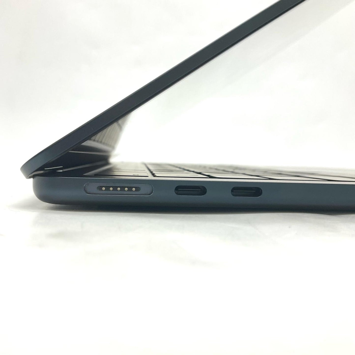 【全額返金保証】【最速発送】Apple MacBook Air 13インチ 2022 Apple M2 8GB 256GB ミッドナイト 94% 美品 動作確認済