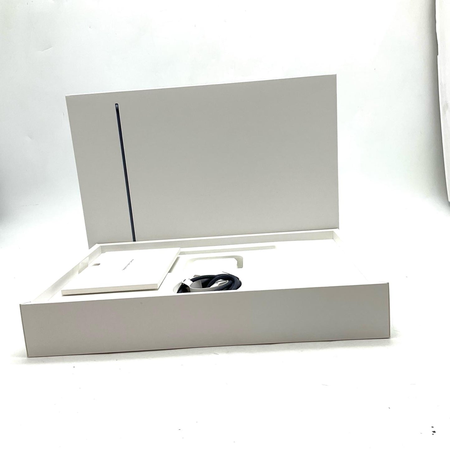 【全額返金保証】【最速発送】Apple MacBook Air 13.6インチ 2022 Apple M2 8GB 256GB ミッドナイト 97.3% 美品 動作確認済