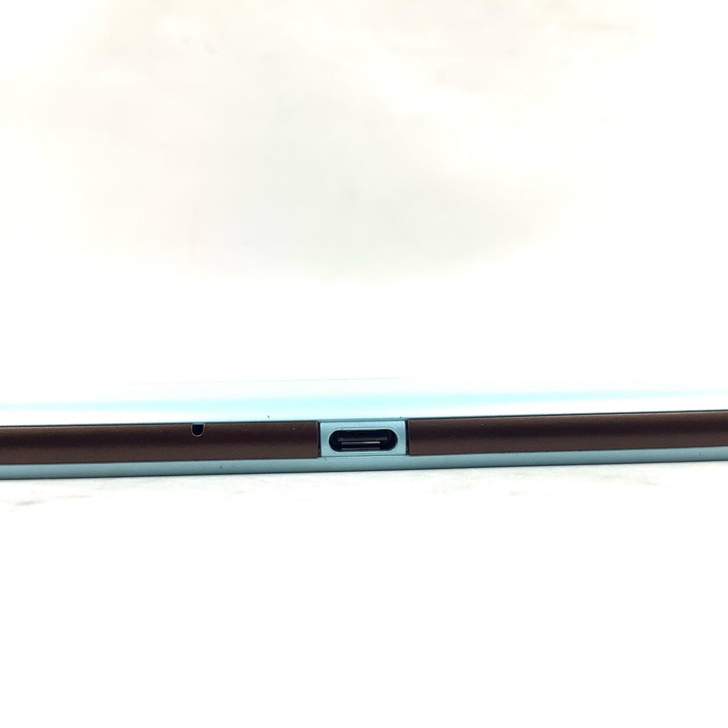 【全額返金保証】【最速発送】京セラ Qua tab QZ8 au 8インチ 32GB au 白ロム 美品 動作確認済