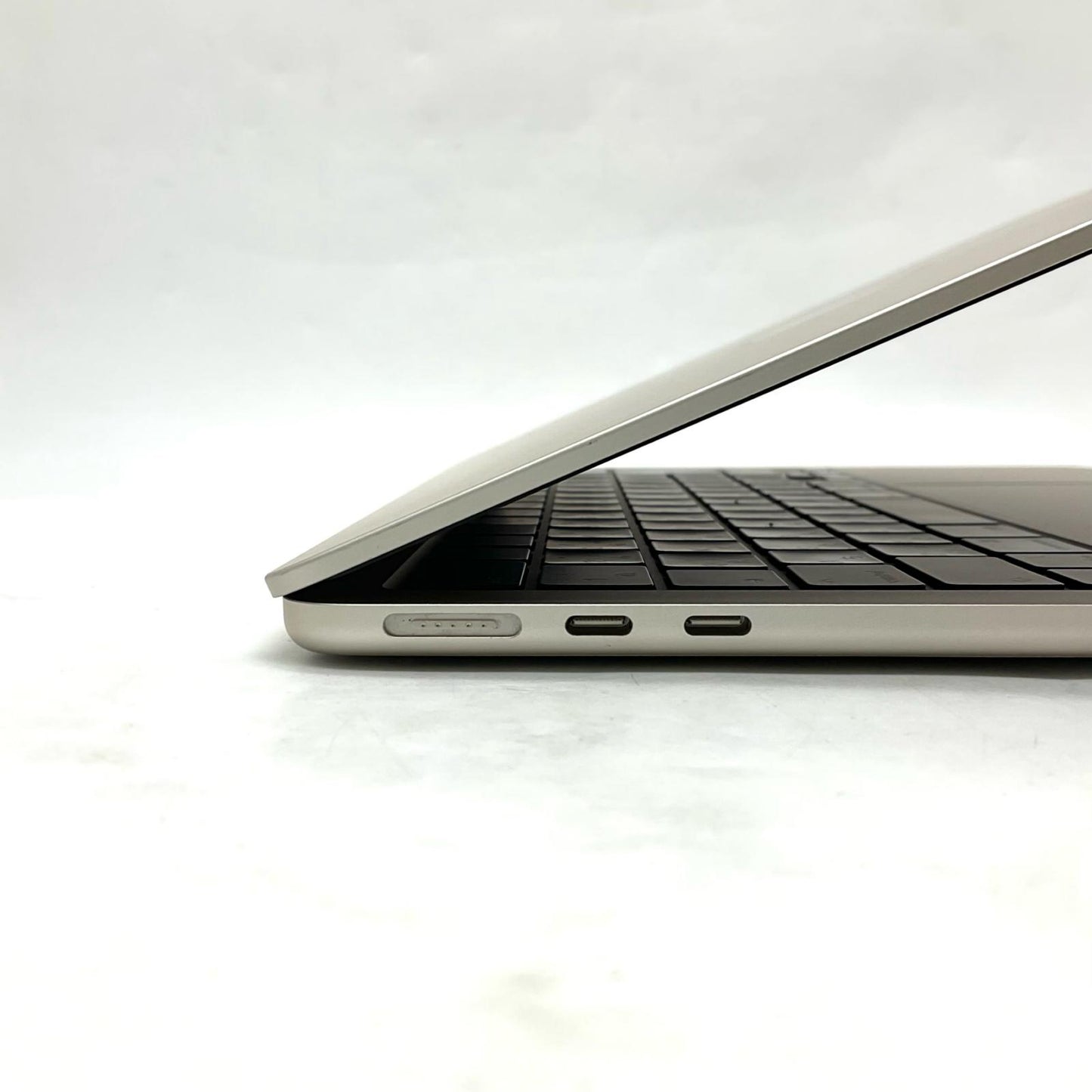 【全額返金保証】【最速発送】Apple MacBook Air 13.6インチ 2022 M2 8GB 512GB スターライト 90% 美品 動作確認済