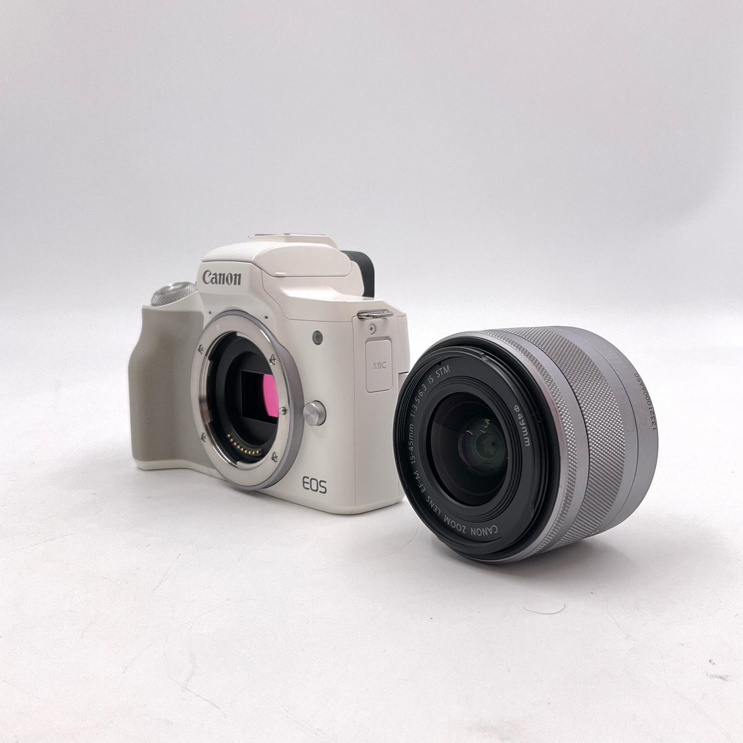 【全額返金保証】【最速発送】Canon デジタル一眼 EOS Kiss M2 標準ズームレンズキット ホワイト 美品 動作確認済