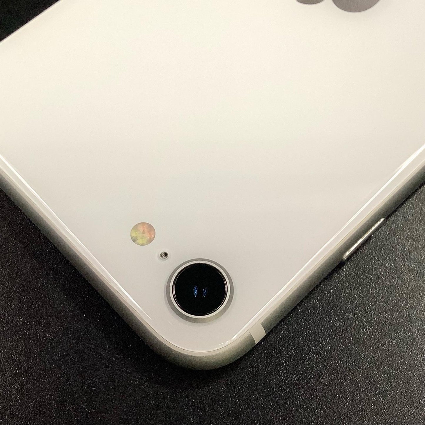 【全額返金保証】【最速発送】Apple iPhone iPhone SE（第2世代） 64GB ホワイト SIMフリー 白ロム 動作確認済 75%