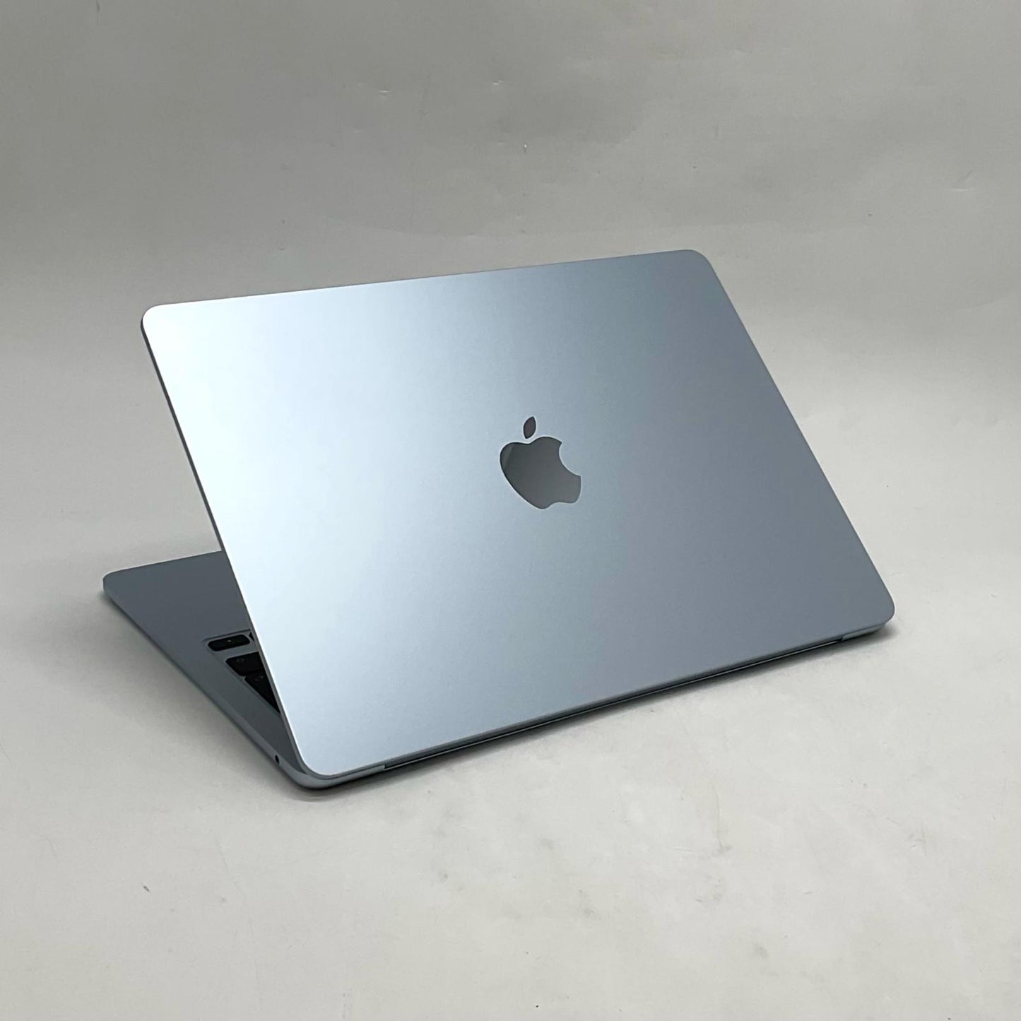【全額返金保証】【最速発送】Apple MacBook Air 13.6インチ 2025 Apple M4 16GB 256GB スカイブルー 100% 美品 動作確認済