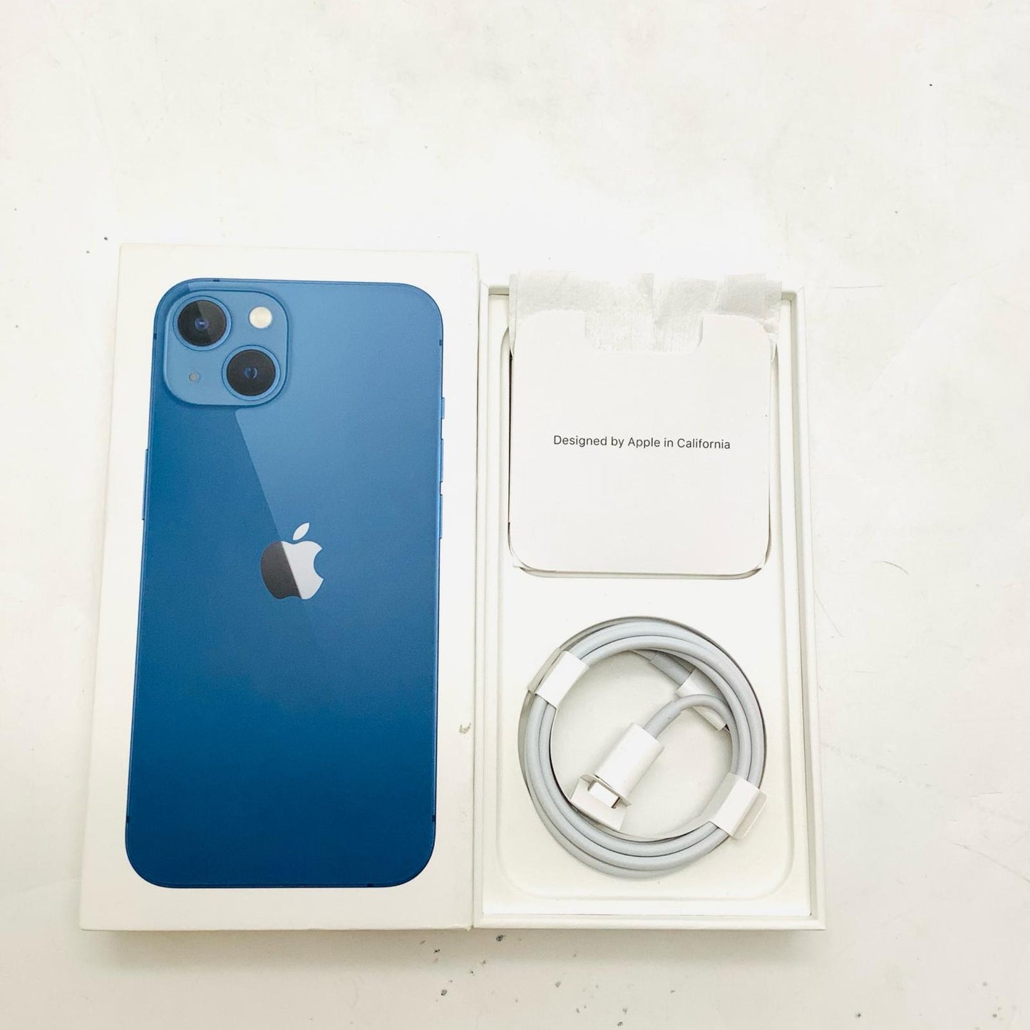 【全額返金保証】【最速発送】Apple iPhone iPhone 13 128GB ブルー docomo SIMフリー 白ロム 動作確認済 72%