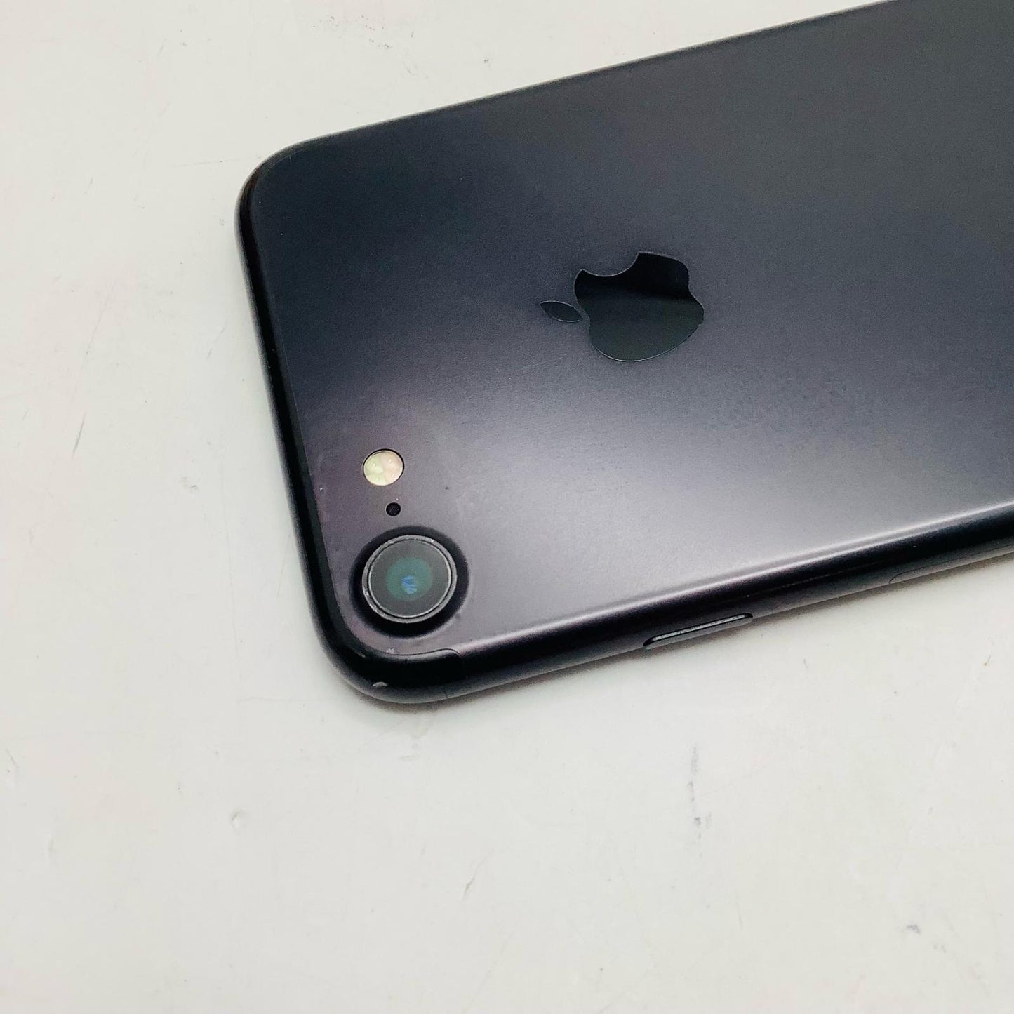 【全額返金保証】【最速発送】Apple iPhone iPhone 7 32GB ブラック docomo 白ロム 動作確認済 82%