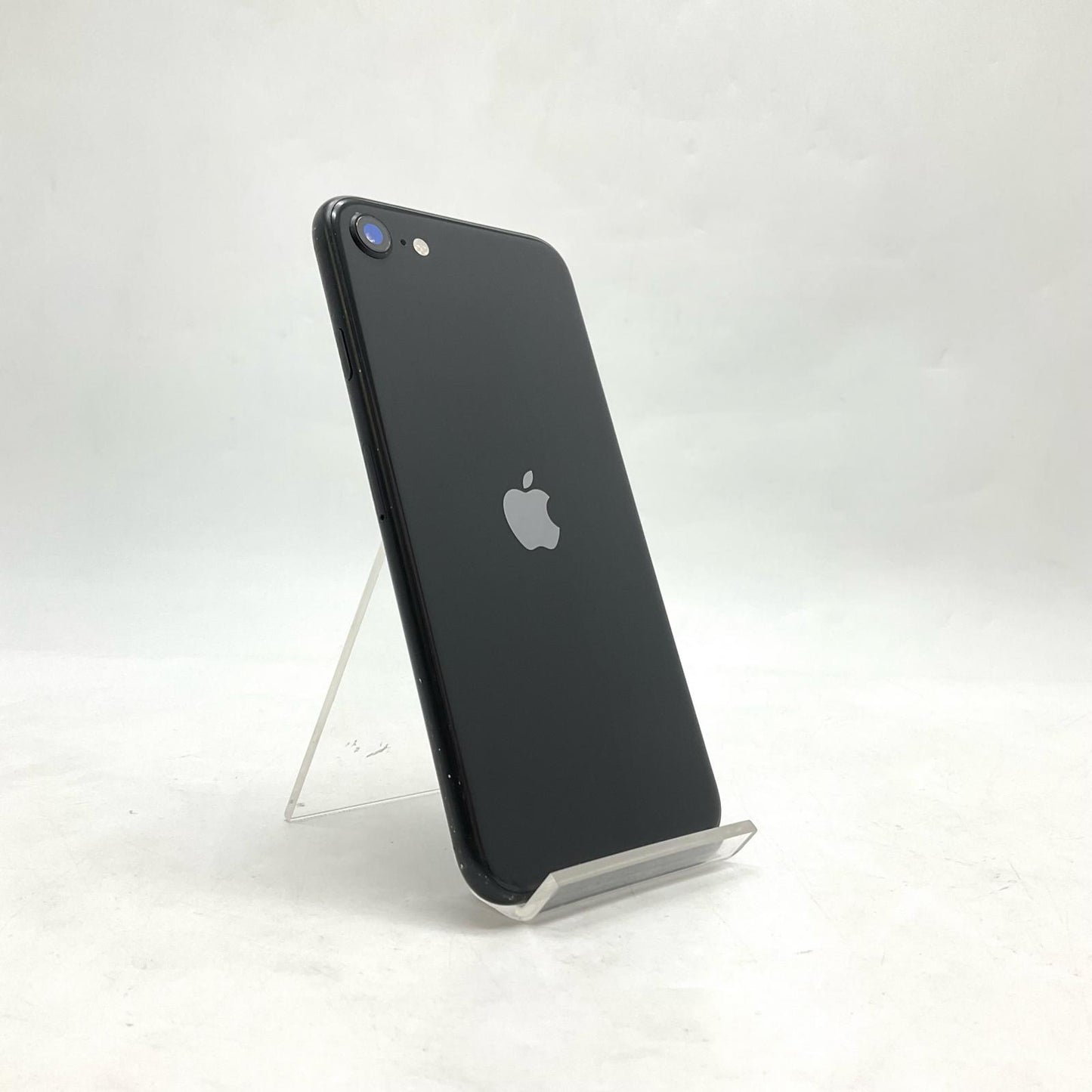 【全額返金保証】【最速発送】Apple iPhone iPhone SE（第2世代） 256GB ブラック docomo 白ロム 動作確認済 77%