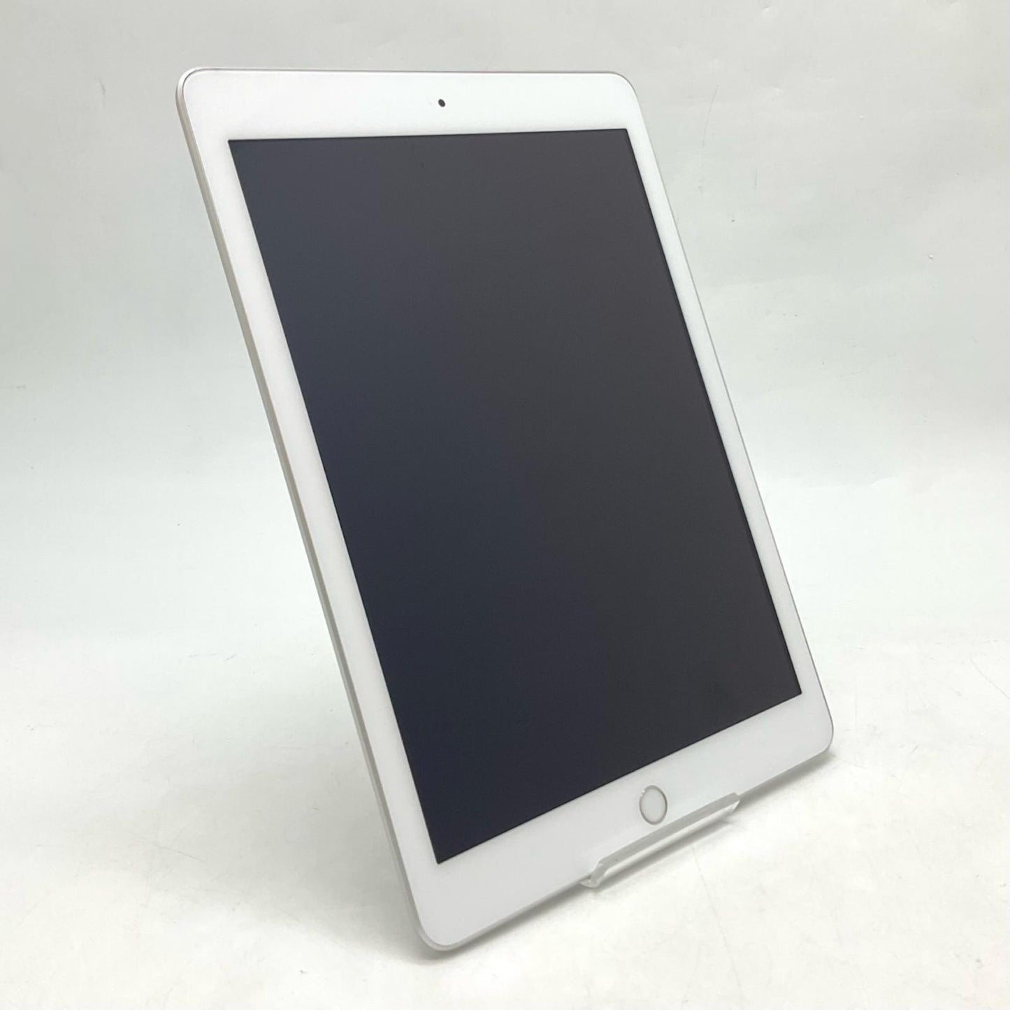 【全額返金保証】【最速発送】Apple iPad iPad 第5世代 32GB シルバー Wi-Fi 動作確認済