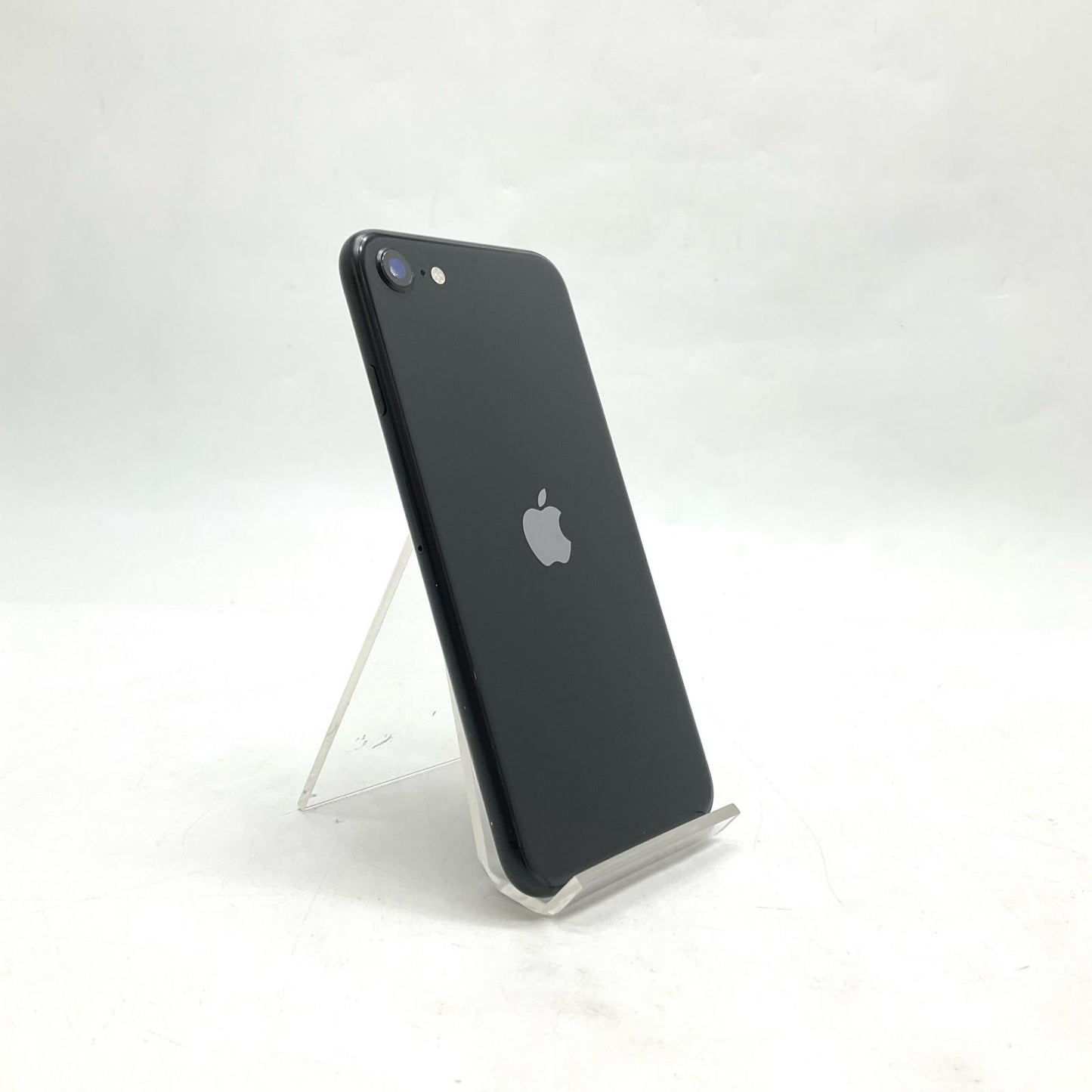 【全額返金保証】【最速発送】Apple iPhone iPhone SE（第2世代） 256GB ブラック docomo 白ロム 動作確認済 73%