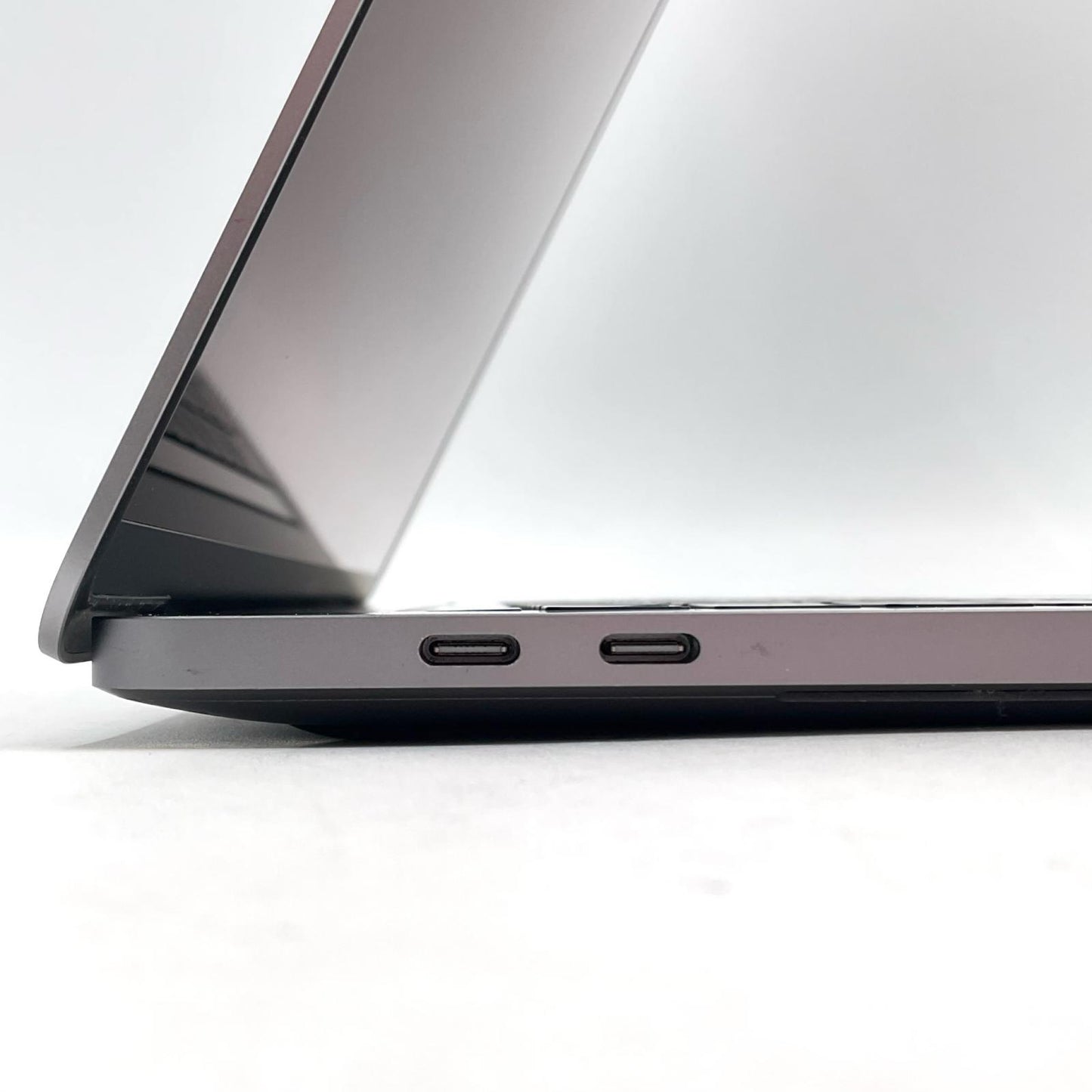 【全額返金保証】【最速発送】Apple MacBook Pro 16インチ 2019 6コア intel core i7 16GB 1TB スペースグレイ 82% 動作確認済