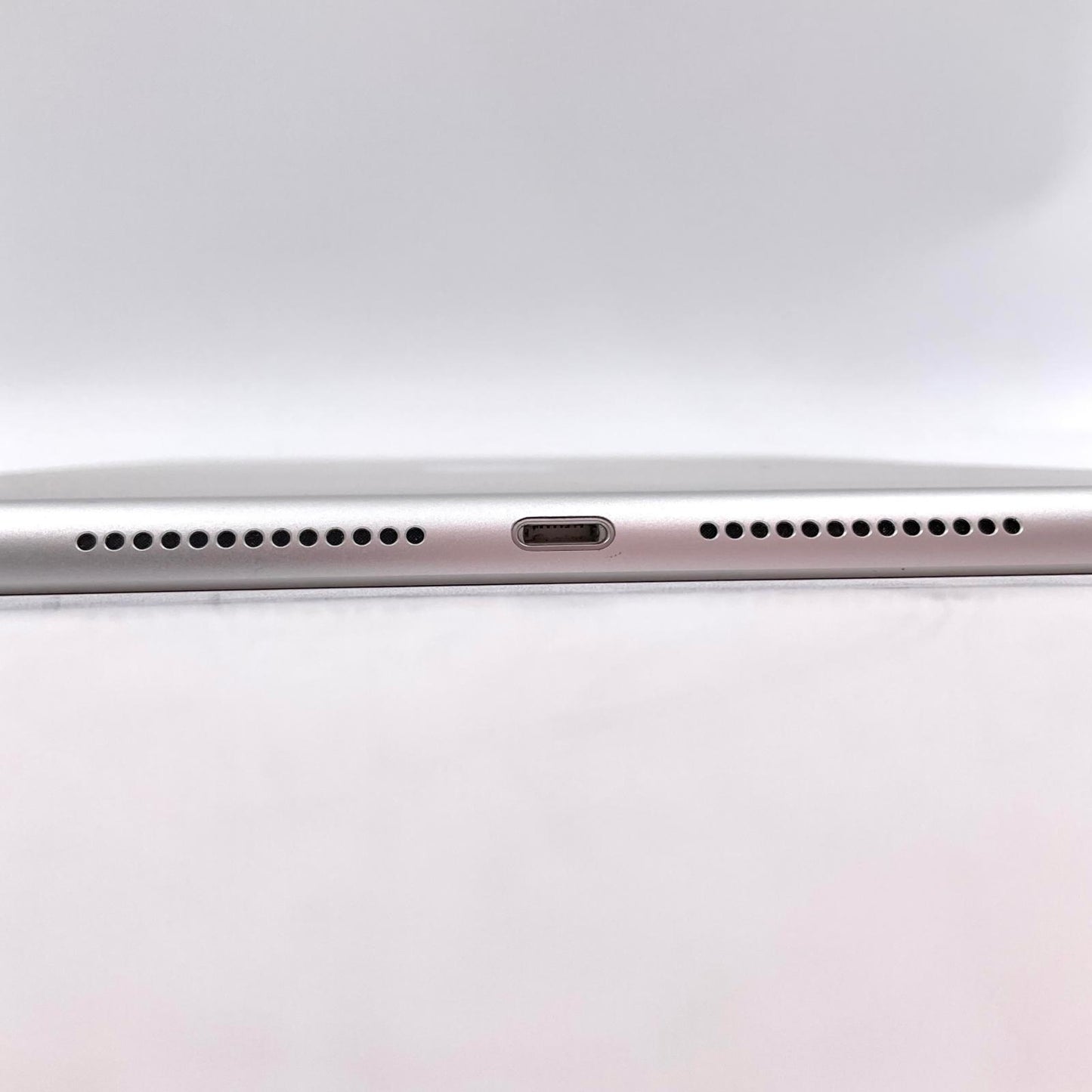 【全額返金保証】【最速発送】Apple iPad iPad 10.2インチ 第9世代 64GB シルバー Wi-Fi 動作確認済