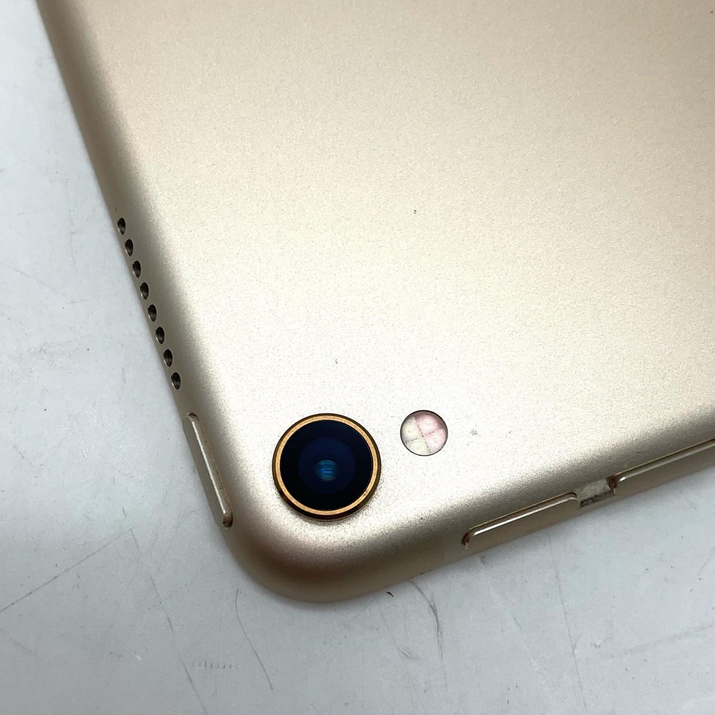 【全額返金保証】【最速発送】Apple iPad Pro 10.5インチ 256GB ゴールド Wi-Fi 動作確認済