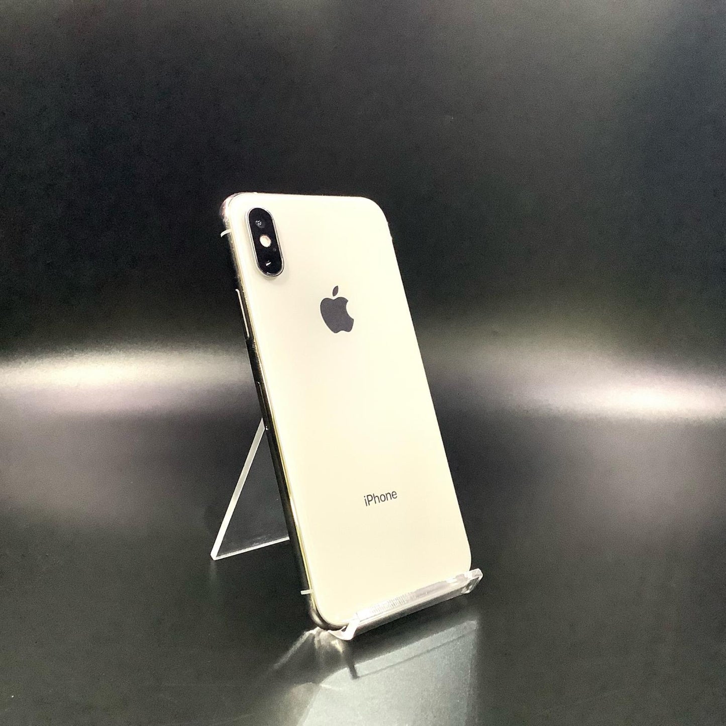 【全額返金保証】【最速発送】Apple iPhone iPhone XS 64GB シルバー docomo 白ロム 動作確認済 76%