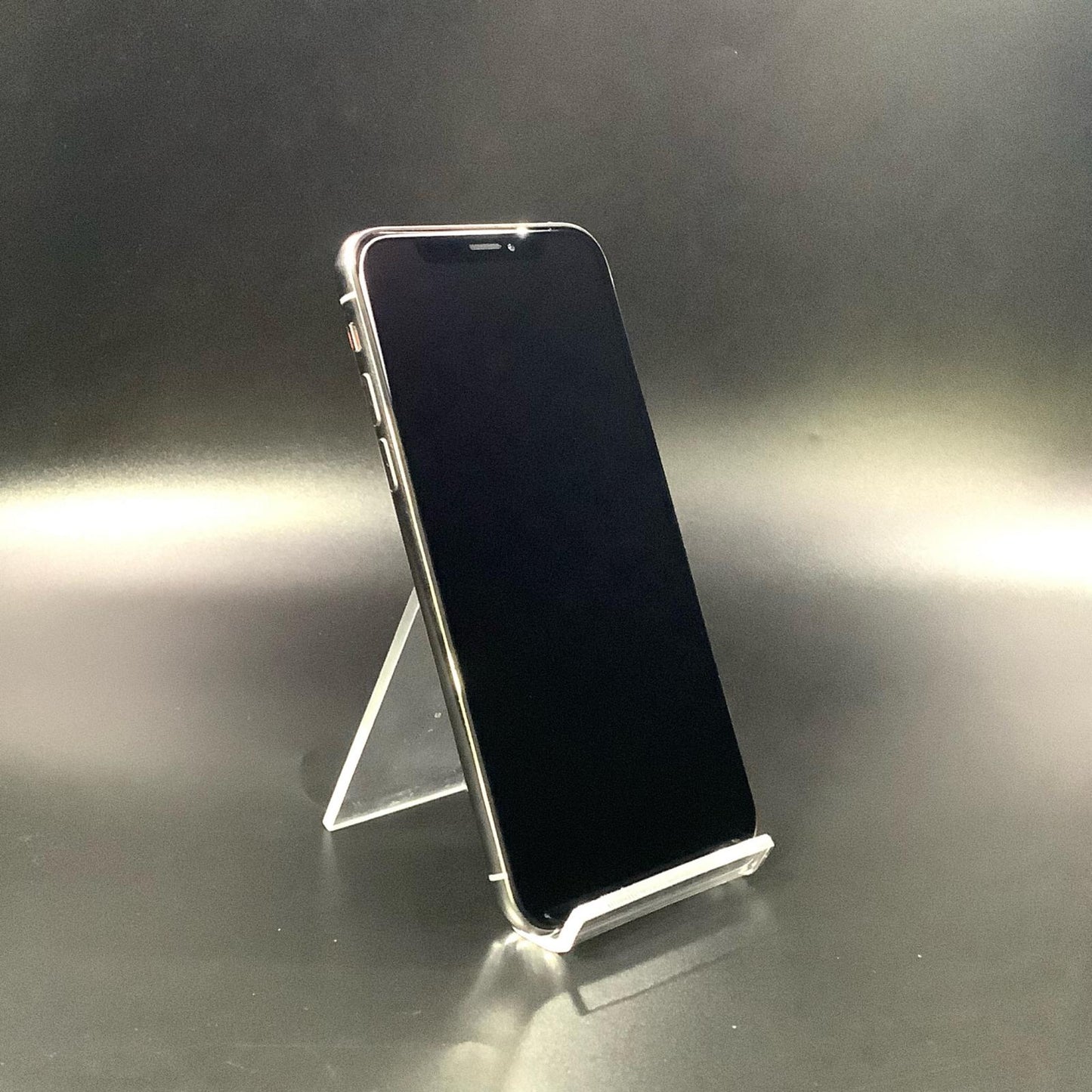 【全額返金保証】【最速発送】Apple iPhone iPhone XS 64GB シルバー docomo 白ロム 動作確認済 76%