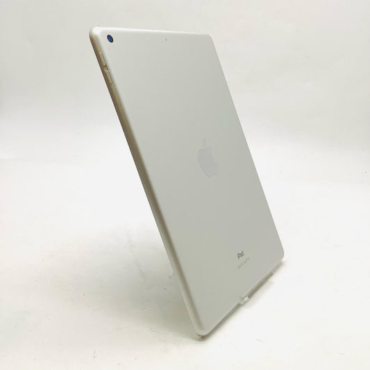 【全額返金保証】【最速発送】Apple iPad iPad 10.2インチ 第8世代 32GB シルバー Wi-Fi 動作確認済