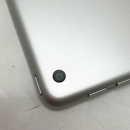 【全額返金保証】【最速発送】Apple iPad iPad 9.7インチ 第6世代 32GB シルバー Wi-Fi 動作確認済