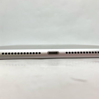 【全額返金保証】【最速発送】Apple iPad iPad 9.7インチ 第6世代 32GB シルバー Wi-Fi 動作確認済