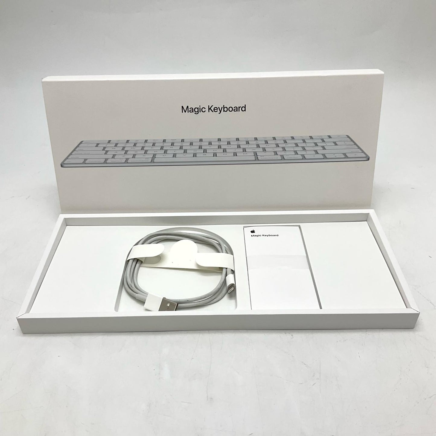 【全額返金保証】【最速発送】Apple Magic Keyboard MLA22J/A A1644 美品 動作確認済