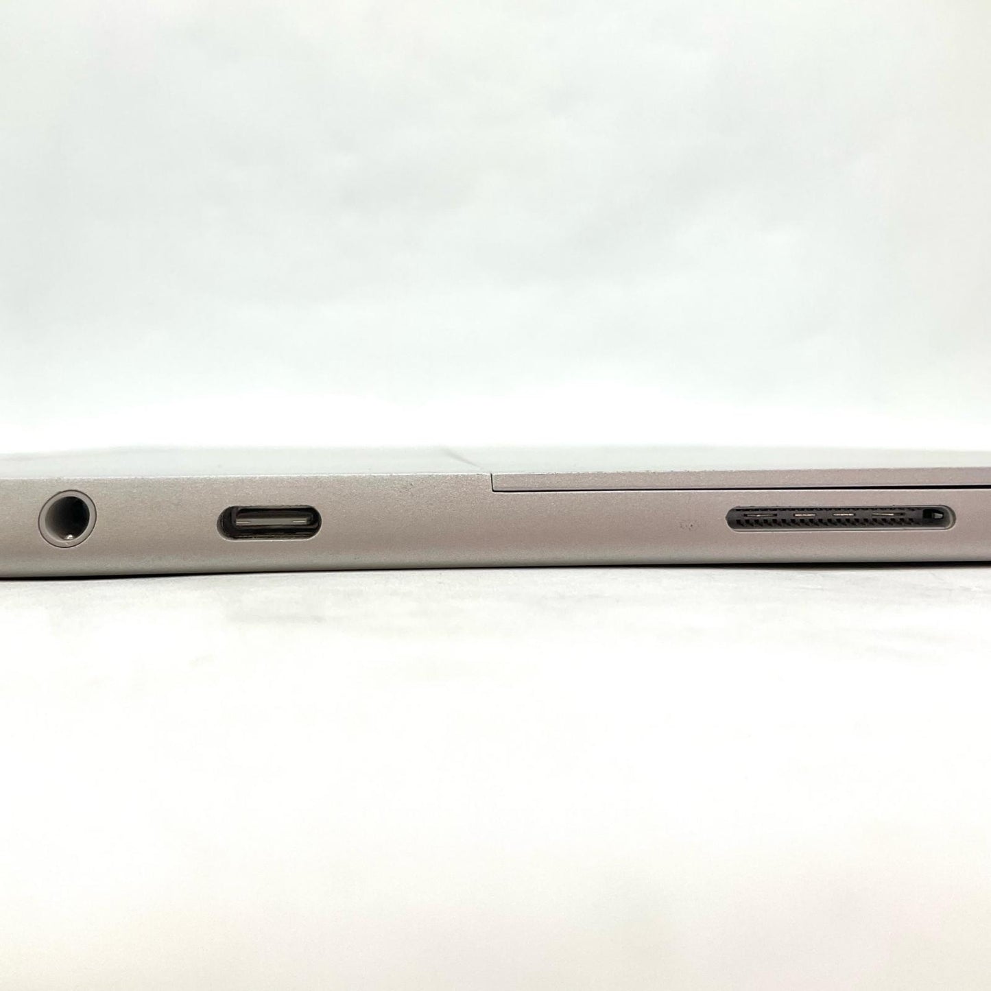 【全額返金保証】【最速発送】Microsoft Surface Go 3 1926 Intel Pentium CPU GOLD 6500Y 8GB M.2 SSD 128GB 96.9% 動作確認済