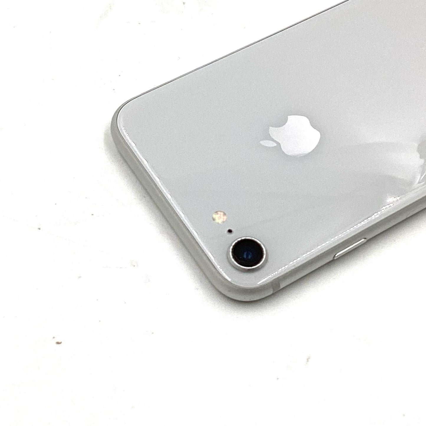 【最速発送】Apple iPhone iPhone 8 64GB シルバー au 白ロム【難有】 100%