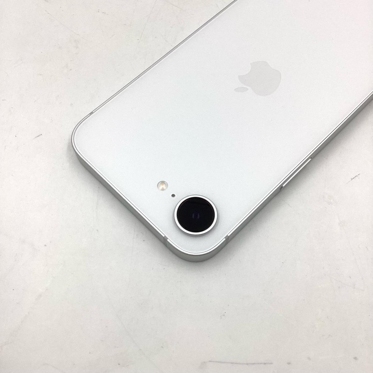 【全額返金保証】【最速発送】Apple iPhone iPhone 16e 128GB ホワイト au 白ロム 超美品 動作確認済 100%