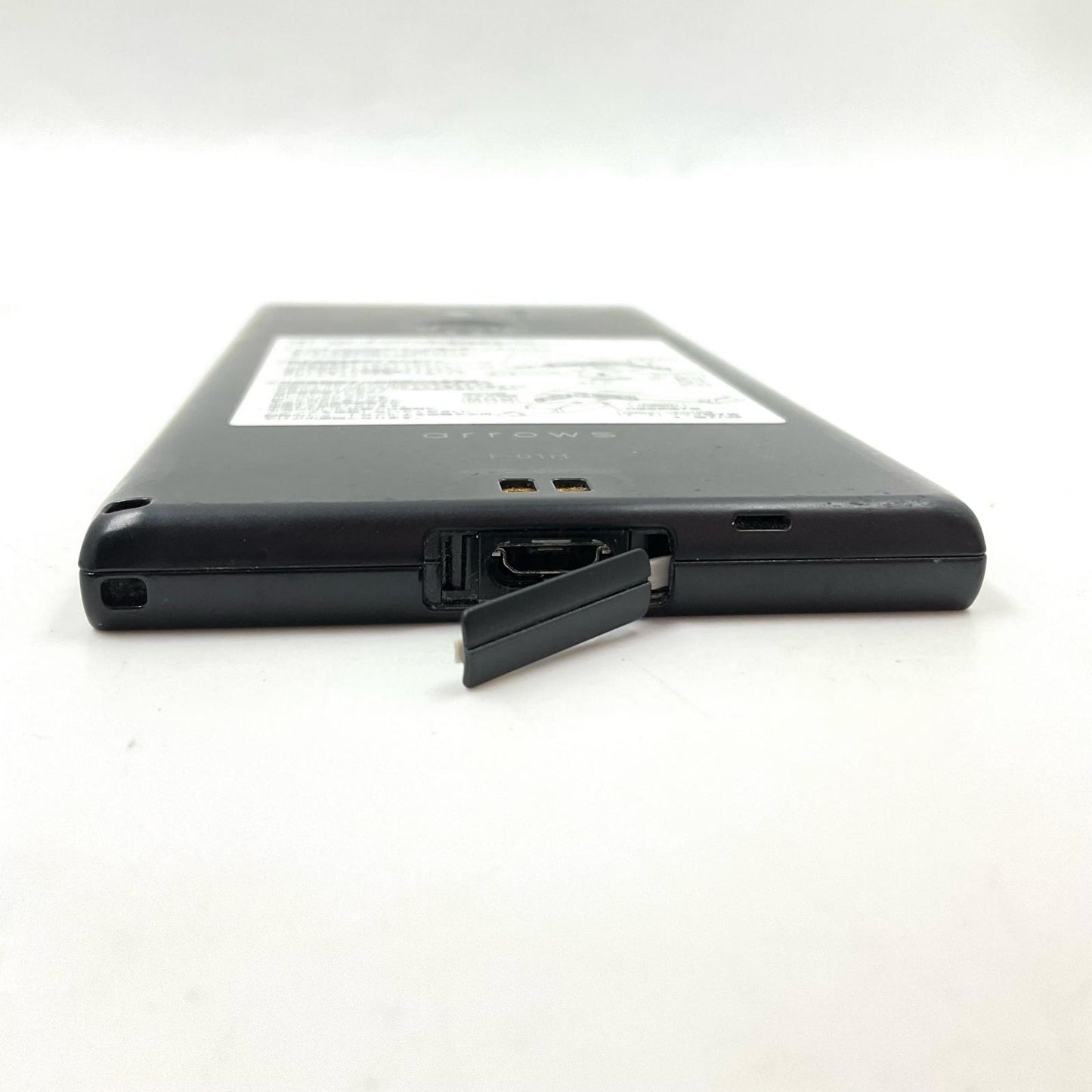 【最速発送】 arrows Fit 16GB ブラック系 docomo F-01H 白ロム【難有】