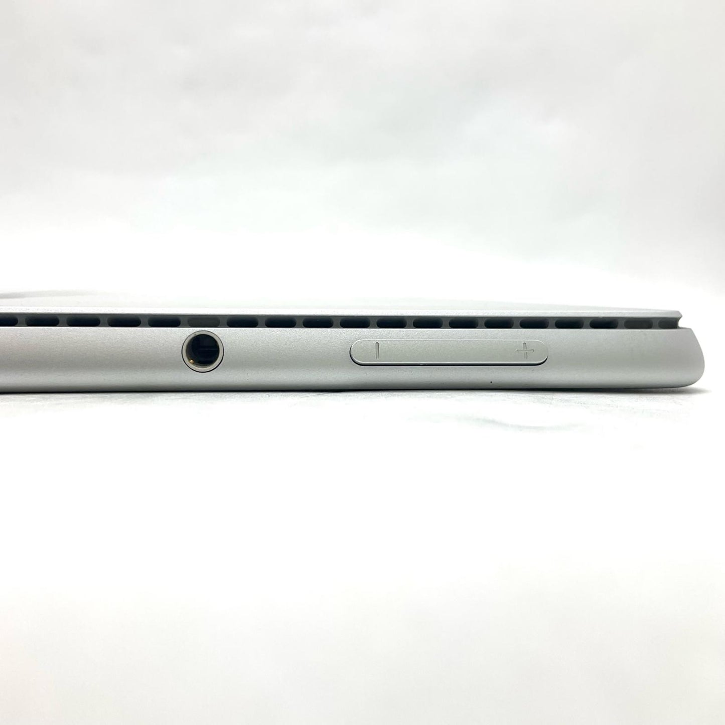 【全額返金保証】【最速発送】Microsoft Surface Pro 8 1983 i7-1185G7 16GB M.2 SSD 256GB 84.2% 動作確認済