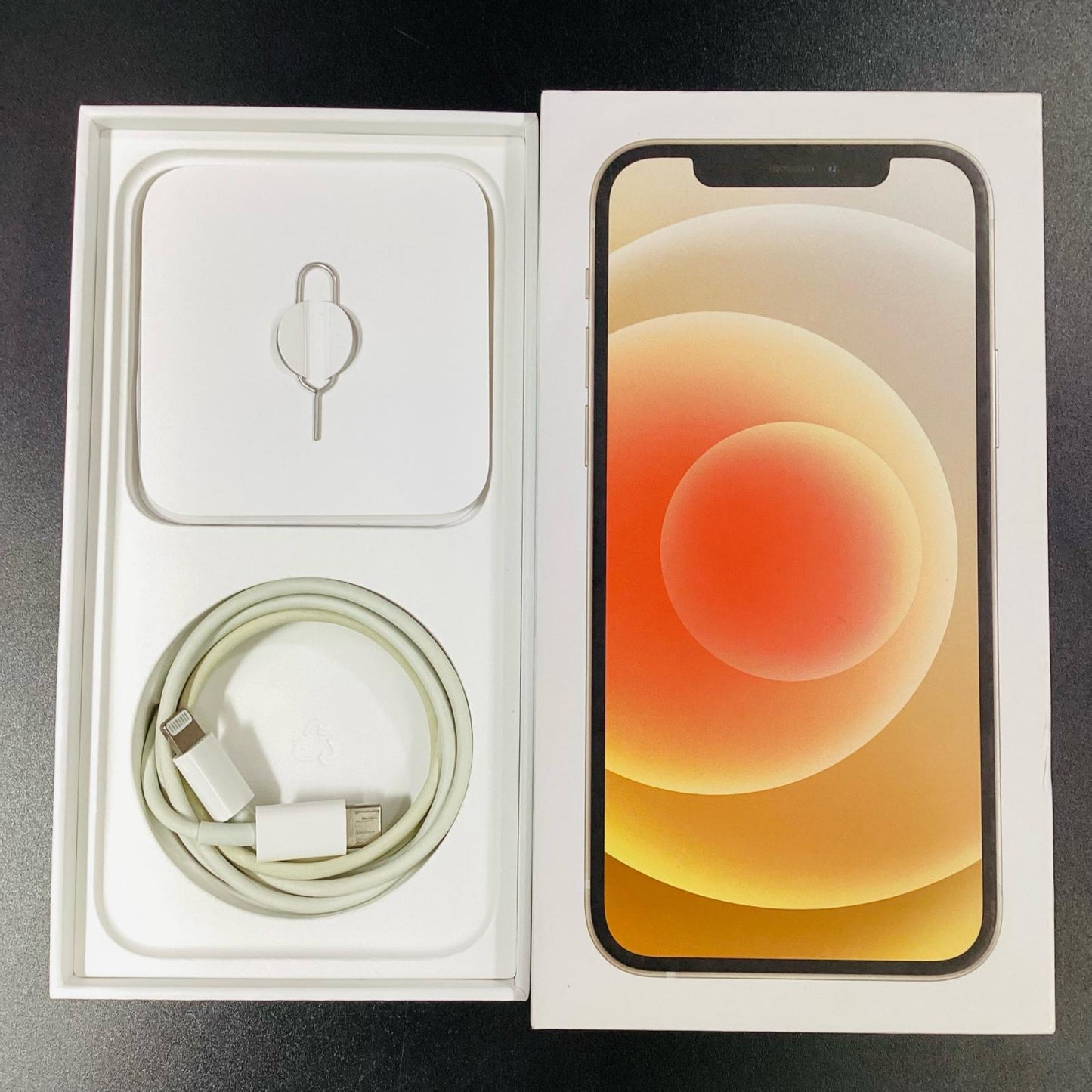 【全額返金保証】【最速発送】Apple iPhone iPhone 12 64GB ホワイト docomo 白ロム 動作確認済 79%