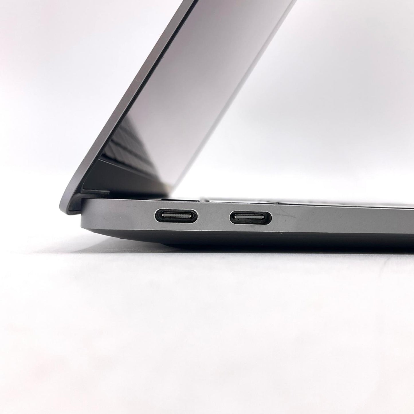 【全額返金保証】【最速発送】Apple MacBook Air 13.3インチ 2020 1.1GHz デュアルコアIntel Core i3 8GB 256GB スペースグレイ 動作確認済