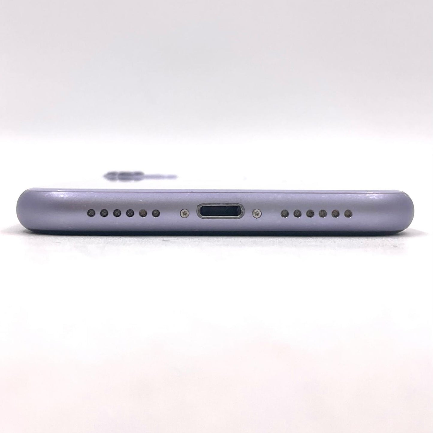 【全額返金保証】【最速発送】Apple iPhone iPhone 11 128GB パープル docomo 白ロム 動作確認済 79%