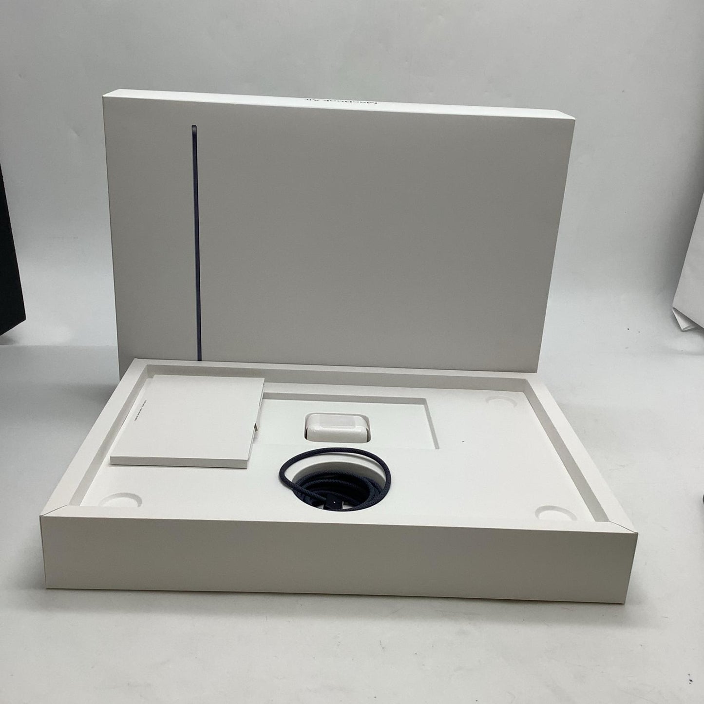 【全額返金保証】【最速発送】Apple MacBook Air 15インチ 2025 Apple M4 16GB 256GB ミッドナイト 100% 超美品 動作確認済