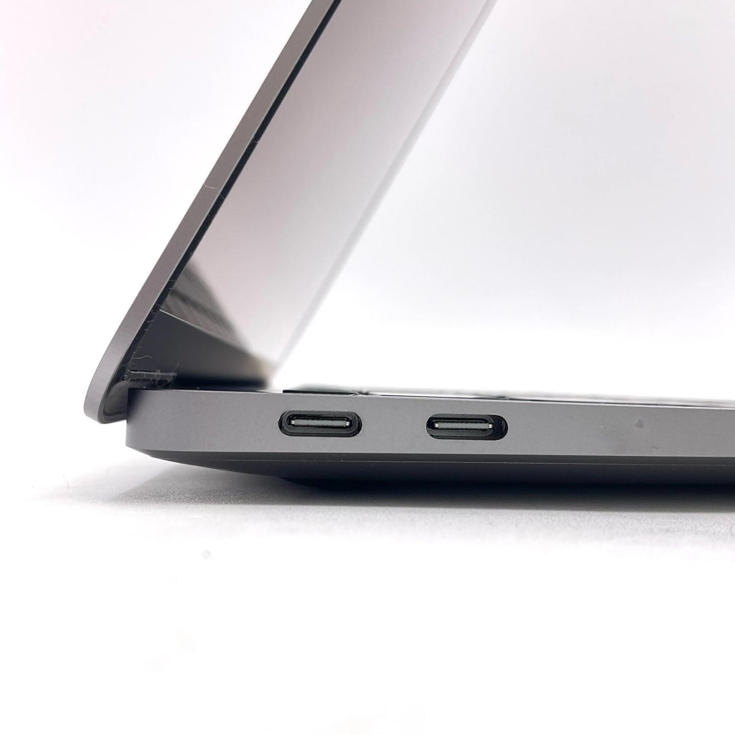 【全額返金保証】【最速発送】Apple MacBook Air 13インチ 2022 1.1 GHz デュアルコア Intel core i3 8GB 256GB スペースグレイ 動作確認済