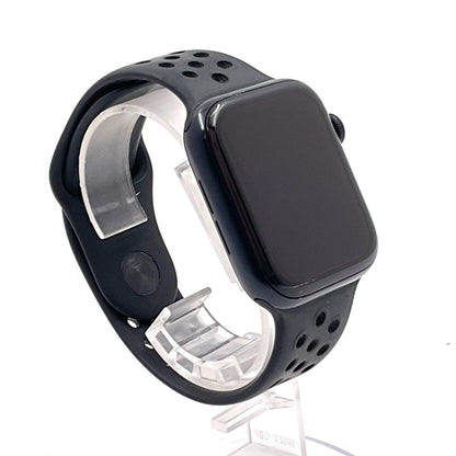 【全額返金保証】【最速発送】Apple Watch SE 第2世代 アルミニウム 44mm 白ロム 84% 動作確認済