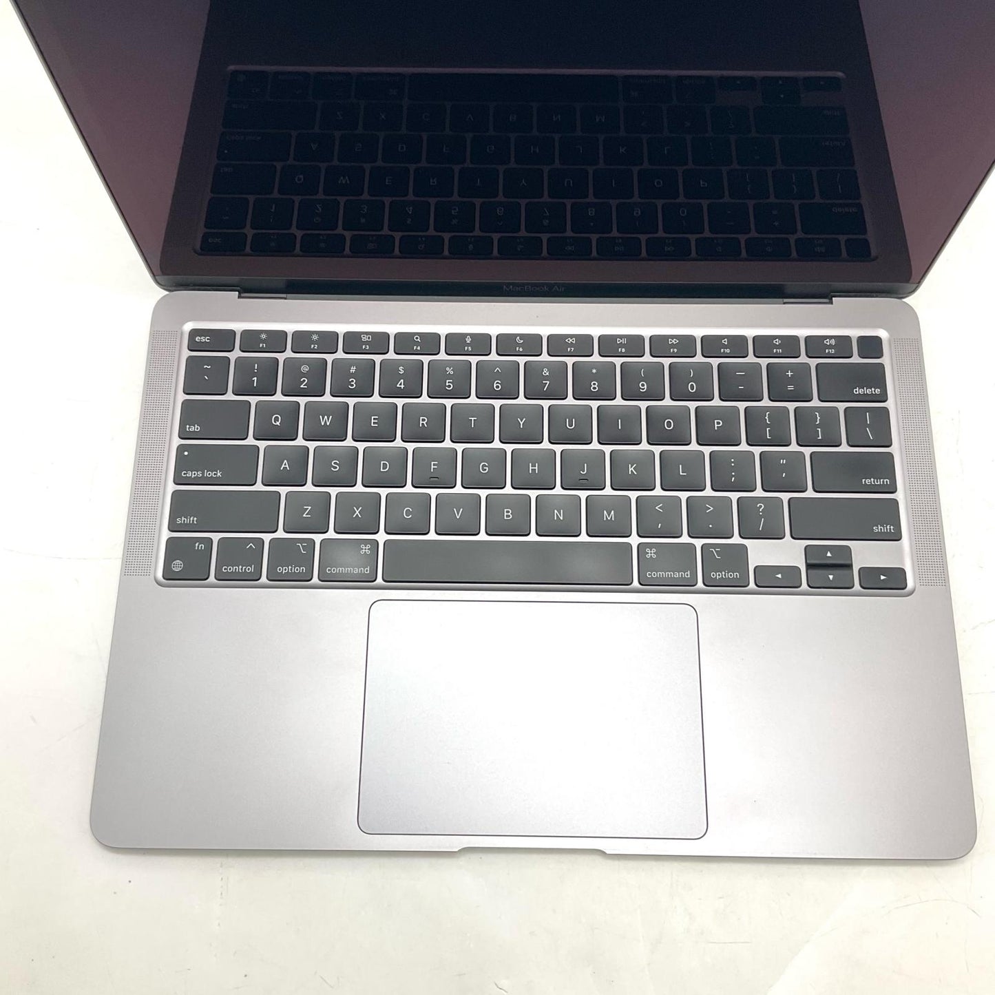 【最速発送】Apple MacBook Air 13.3インチ 2020 Apple M1 16GB 256GB スペースグレイ【難有】