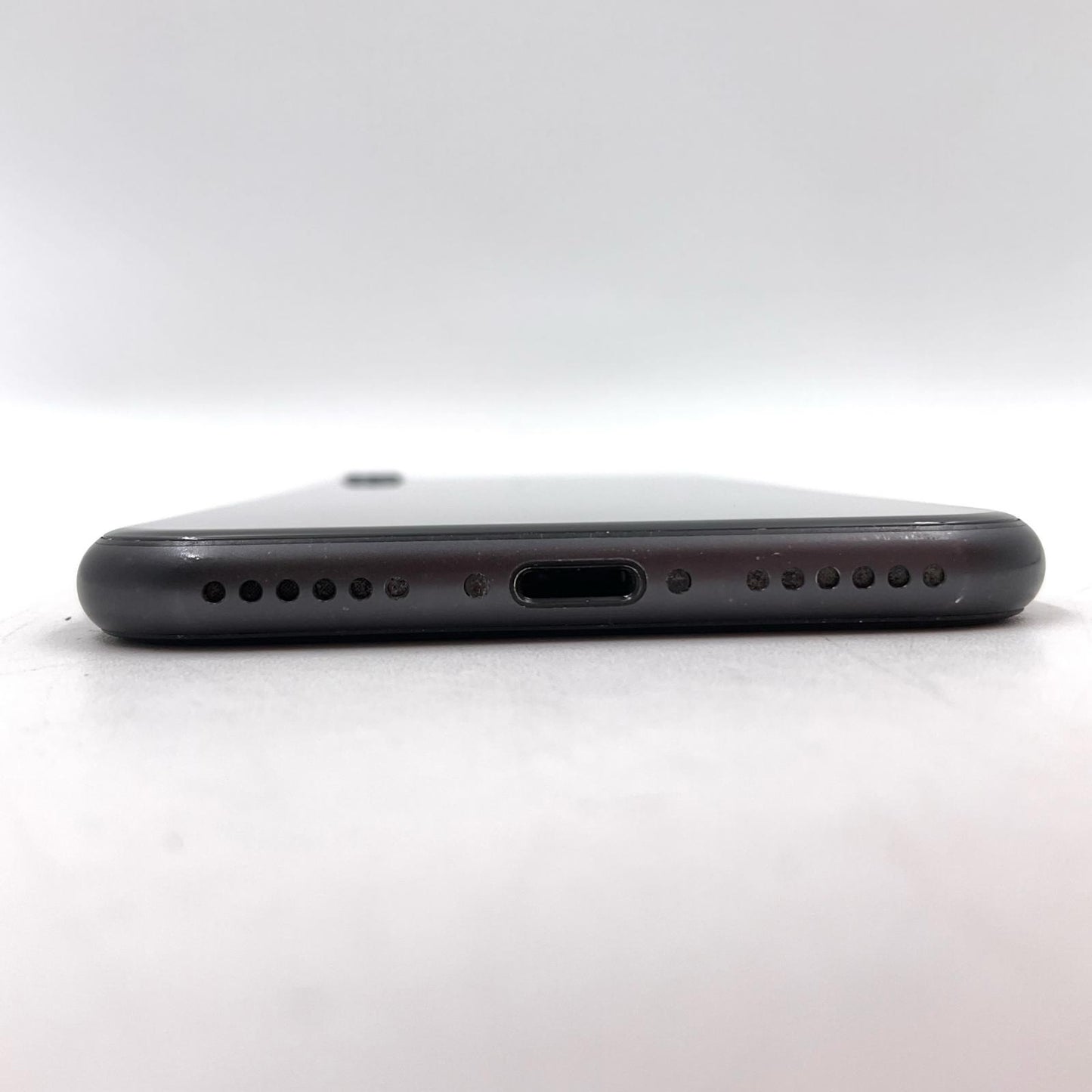 【全額返金保証】【最速発送】Apple iPhone iPhone 8 64GB スペースグレイ docomo 白ロム 動作確認済 77%