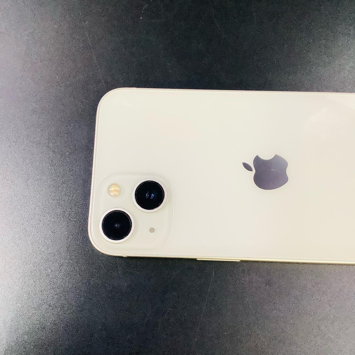 【全額返金保証】【最速発送】Apple iPhone iPhone 13 128GB スターライト docomo 白ロム 動作確認済 72%