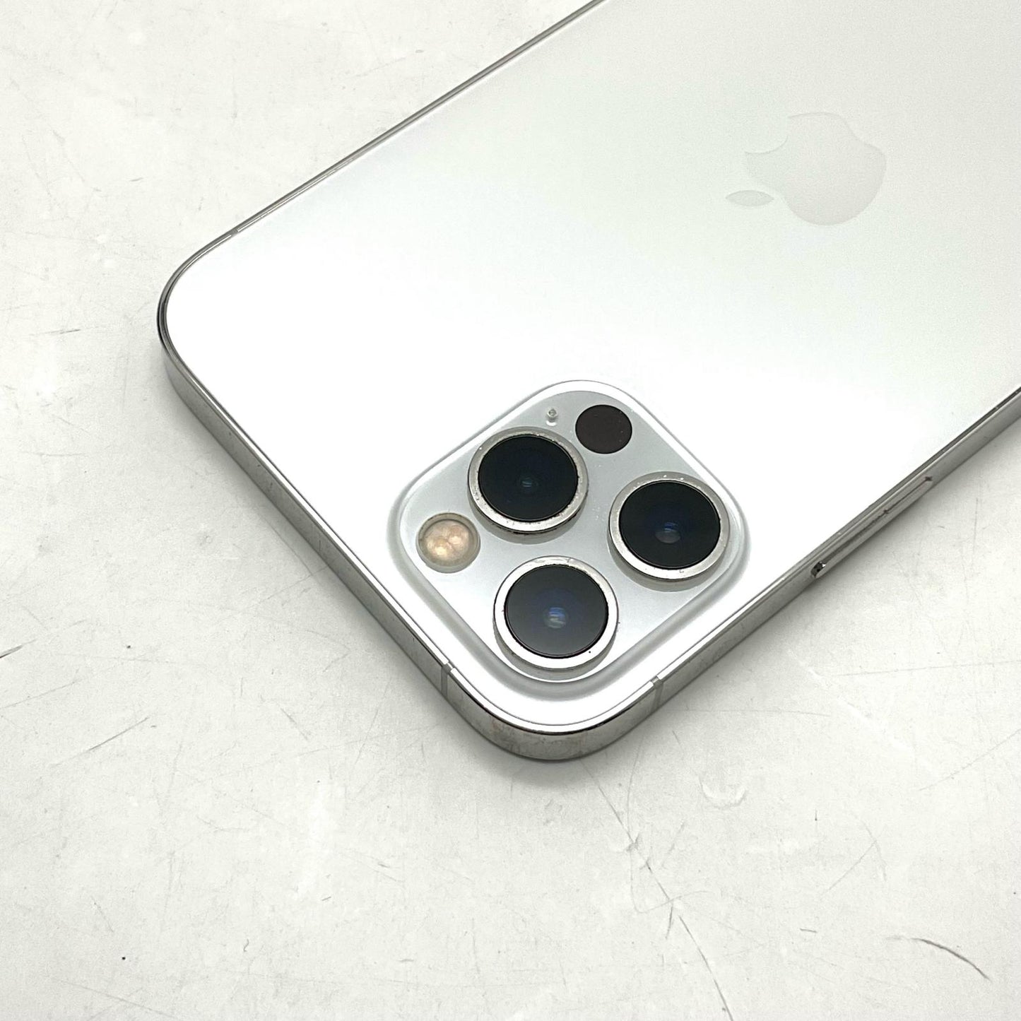 【全額返金保証】【最速発送】Apple iPhone iPhone 12 Pro 128GB シルバー Softbank 白ロム 動作確認済 72%