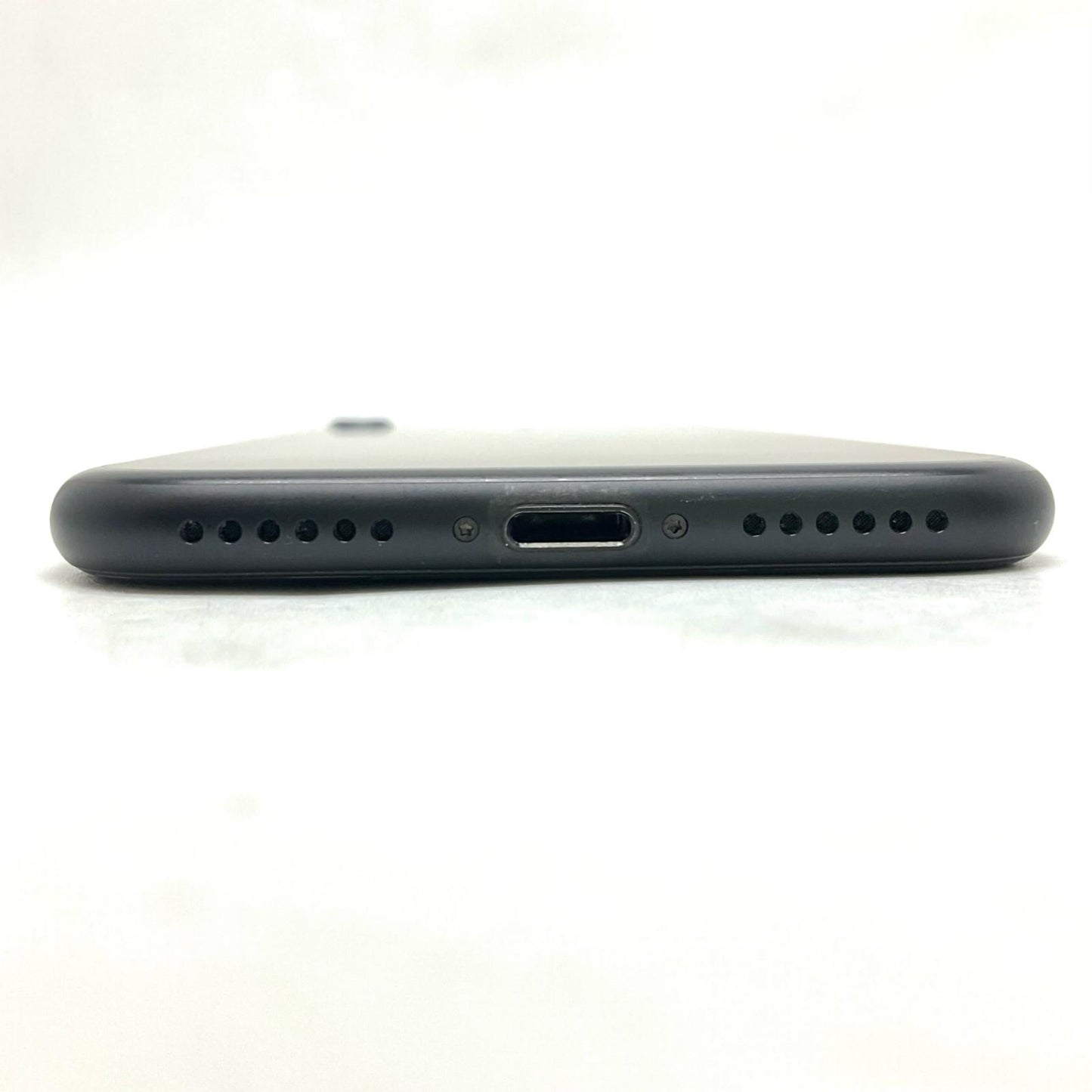 【全額返金保証】【最速発送】Apple iPhone iPhone 7 32GB ブラック docomo 白ロム 動作確認済 72%