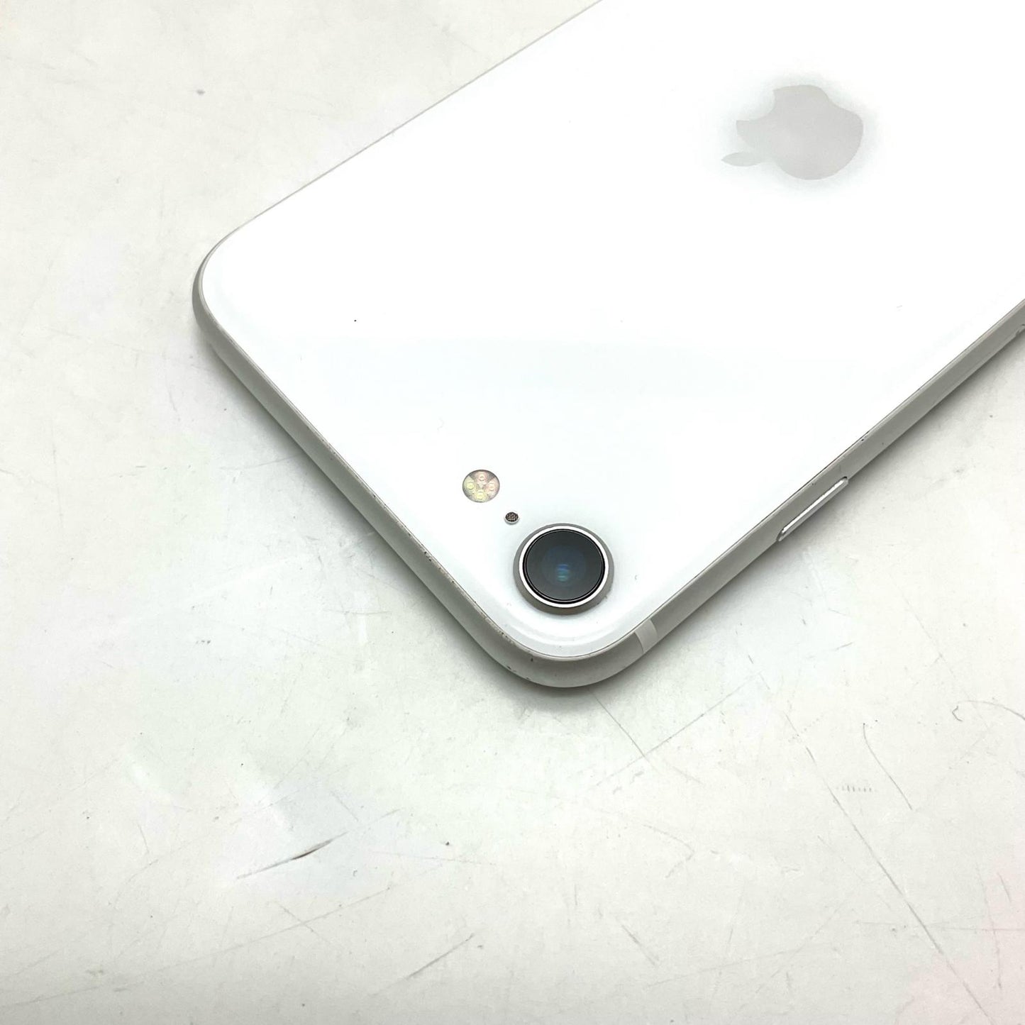 【最速発送】Apple iPhone iPhone SE（第2世代） 128GB ホワイト Softbank 白ロム【難有】 82%
