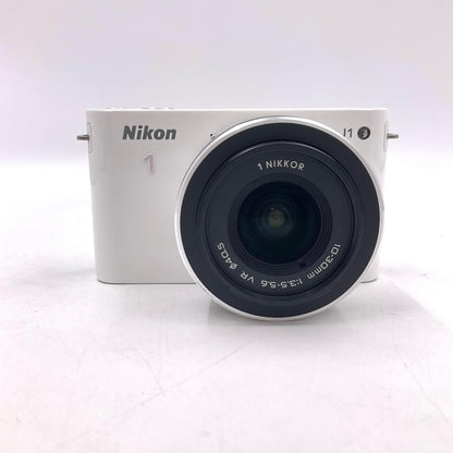 【全額返金保証】【最速発送】Nikon デジタル一眼 1 J1 標準ズームレンズキット ホワイト 動作確認済