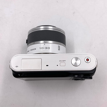 【全額返金保証】【最速発送】Nikon デジタル一眼 1 J1 標準ズームレンズキット ホワイト 動作確認済