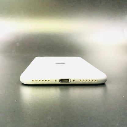 【全額返金保証】【最速発送】Apple iPhone iPhone SE（第2世代） 64GB ホワイト au SIMフリー 白ロム 動作確認済 73%