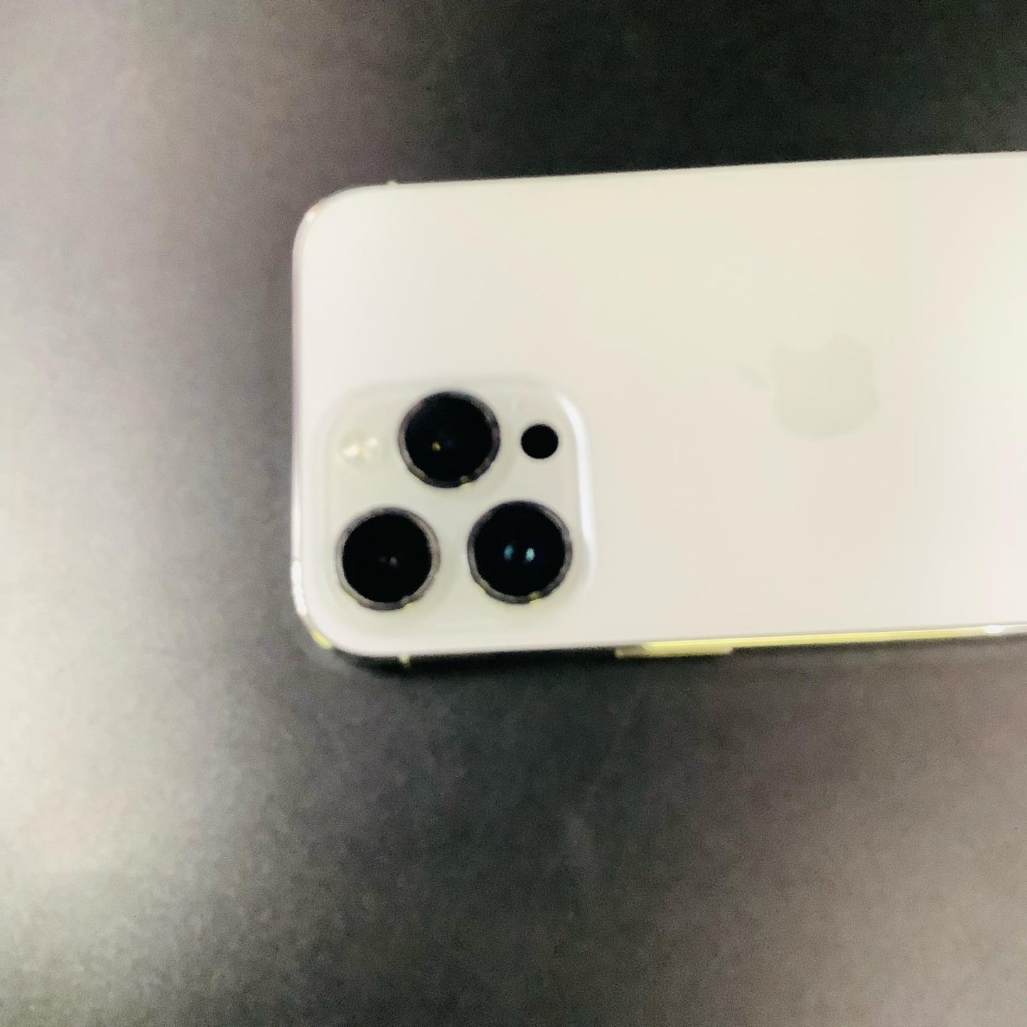 【全額返金保証】【最速発送】Apple iPhone iPhone 14 Pro Max 256GB シルバー docomo 白ロム 美品 動作確認済 86%