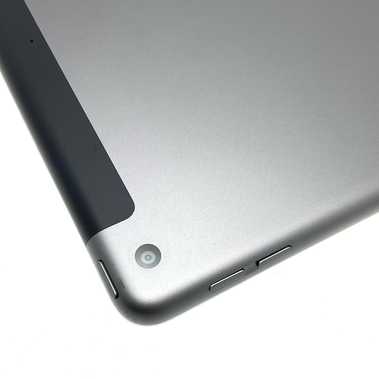 【全額返金保証】【最速発送】Apple iPad iPad 10.2インチ 第7世代 32GB スペースグレイ WiFi+Cellular Softbank 白ロム 動作確認済