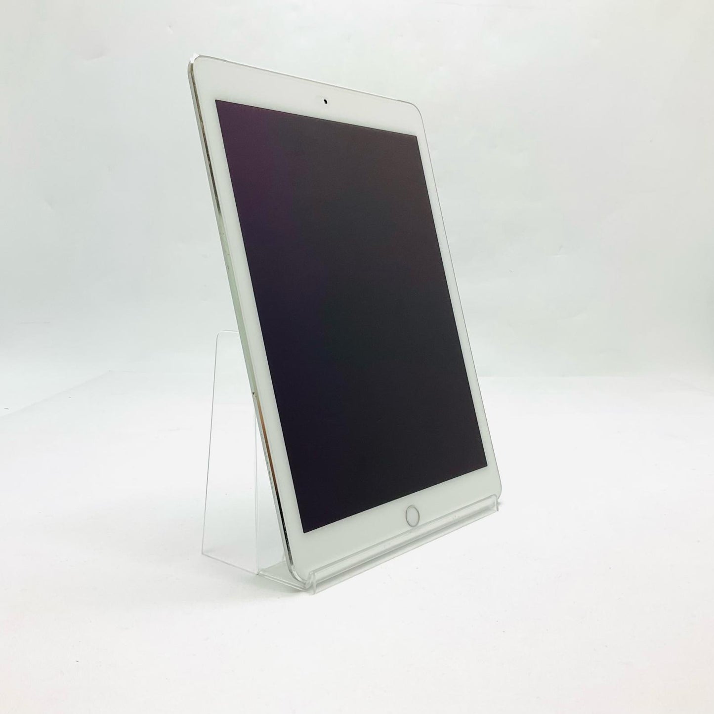 【全額返金保証】【最速発送】Apple iPad Air 9.7インチ 第2世代 64GB シルバー WiFi+Cellular docomo 白ロム 美品 動作確認済